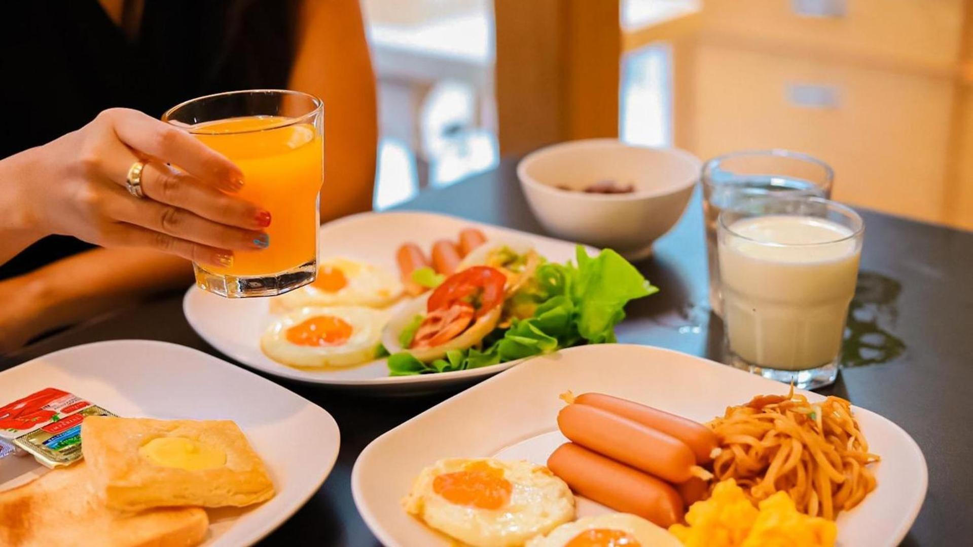 The Riski Hotel at Bangphlat Station SHA Bangkok Bagian luar foto